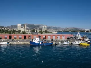 Ribarska luka Brižine, arhitekt Dinko Peračić