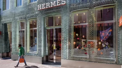  Pročelje zgrade Crystal Houses u Amsterdamu, trgovina luksuznih proizvoda Hermes u prizemlju