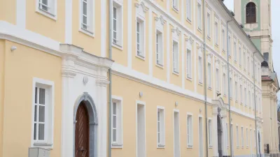 obnovljena zgrada Oružane u Karlovcu