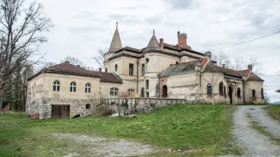 Dvorac Dioš prije obnove